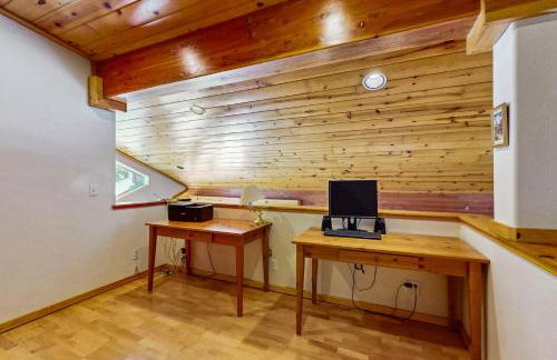 Happy Family Cozy Cabin - Photo 20