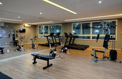 Apto 2 quartos com ar, piscina e varanda I 6 min praia Aruana - Foto 22