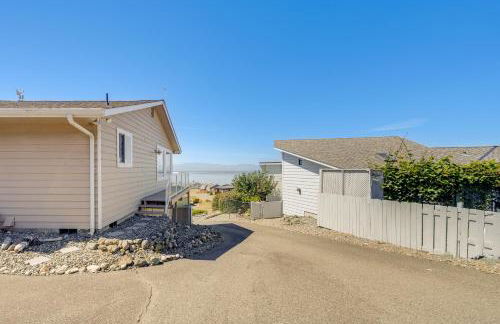 Stunning Home in Coupeville with Deck and Beach Access - Foto 25