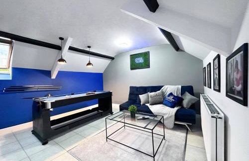 Sleek Skyward Serenity 2bed w Pool Table - Ystrad - Foto 19