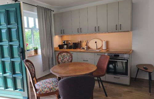 Modernes Ferienhaus mit 4 separaten Appartements, je mit vollausgestatteter Küchenzeile und eigenem Bad, 2 Gehminuten zum Badesee, Garten, Grillplatz, Kinderspielbereich, Hunde sind willkommen - Foto 30