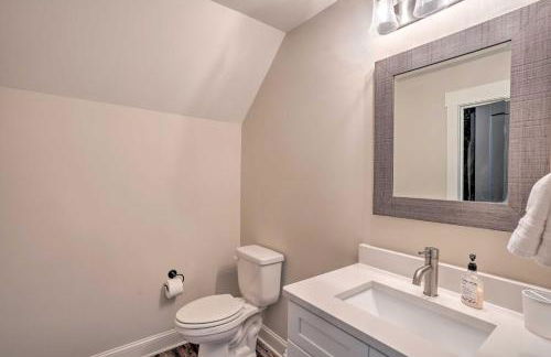 Scenic Mtn Retreat with Wooded Backyard and Fire Pit! - Foto 17