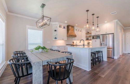 Stunning beach house just a short walk to beach - Foto 13