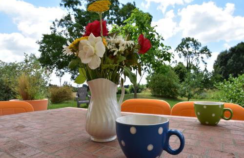 Modern holiday home in Crux-La-Ville with terrace - Foto 44