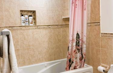 Entire Family-friendly 4 BR Cozy Unit , Metro walk - Foto 11