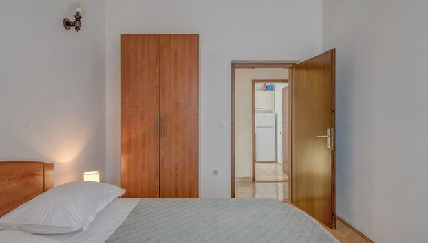 Seafront apartments Marija with terrace and mooring - Photo 4, Room