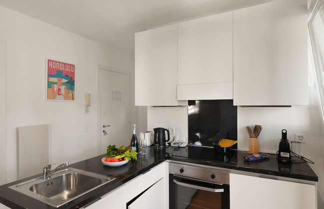 Santi Apartment Few Min From Lake - Photo 4