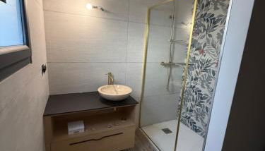 Maison avec Jacuzzi proche du lac - Foto 2, Shower