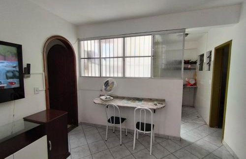 Seu Apto Centro 7 Excelente Local 5 Camas Até 6 Pessoas 2Q Ar Cond Geladeira Fogao TV Bem Simples Econômico - Foto 26