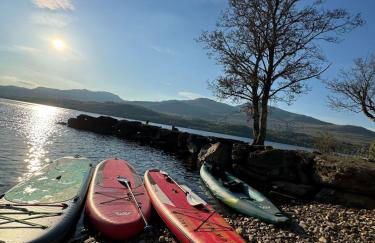 Ardeonaig Lodge with Hot Tub & Water Fronted Games room - Foto 11