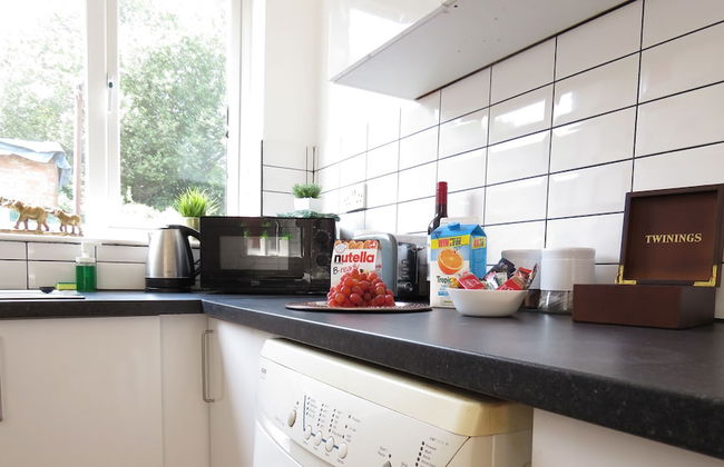 Tudors eSuites Coventry Townhouse Private Garden Free Parking - Foto 1