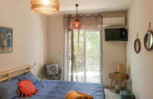 Gorgeous Apartment In Novalja - Photo 2