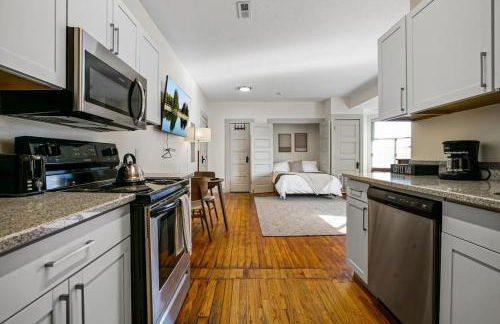 Cozy Victorian Studio Steps from Cleveland Clinic - Foto 10