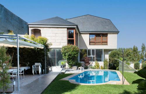 Villa El Castañal con Piscina Privada - Foto 3