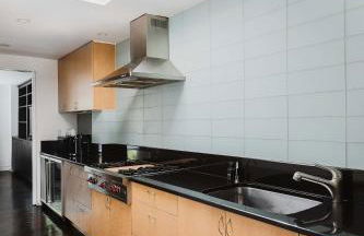 Private Penthouse w Roof Oasis - Foto 10