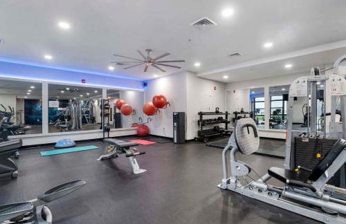 Spacious Comfort Near Downtown Hotspots - Foto 12