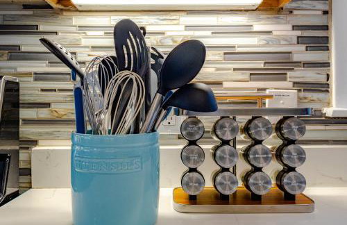 Brew City Game Room Fenced Yard 2 king beds - Foto 40