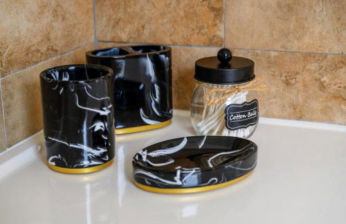 Modern 3BR Townhouse with Private Rooftop & Parking Minutes to NYC - Foto 20