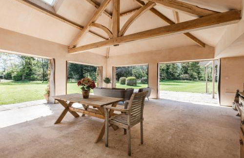 Stylish Coach House Retreat - Foto 33