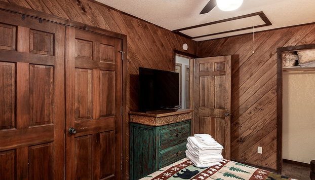 Midtown Riverfront by Ruidoso Vacation Rentals - Foto 3, Habitación