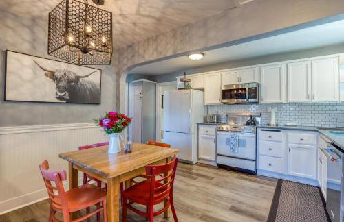 Modern 2 Bedroom Farmhouse Cottage with Hot Tub in Snohomish - Foto 25