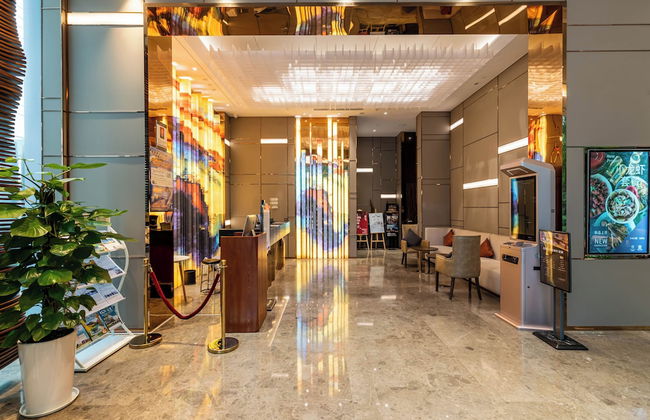 Cheng Du Wifc Suites -YYC Preferred - Photo 4