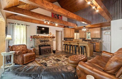 Linville Gorge Cottage with Hot Tub - Photo 2