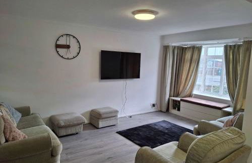 Nicely decorated 3 bedroom house near Heathrow, London - Foto 2