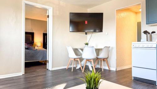 Downtown Area 2 Beds plus Sofa bed Sleep 6 Stylish - Foto 3