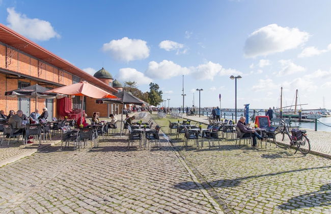 Charming Townhouse With Aircon Only 500m From the Marina and the Typical Market - Foto 26