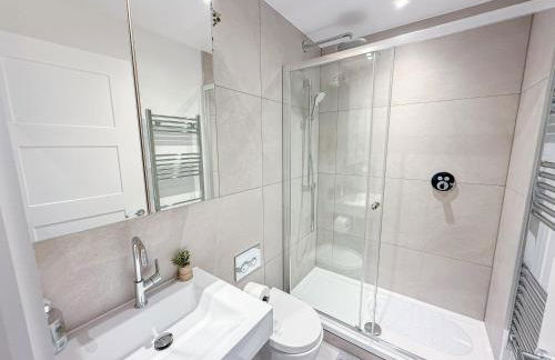 3-Bedroom with Balcony and Studio Apartments in St Johns Wood near Marylebone & Regents Park by NourNest Apartments - Foto 27