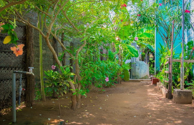 Nilaveli Beach Inn - Photo 9