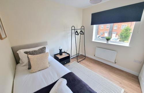 Stylish Spacious 4 Bed Townhouse near station with Parking & High Speed WiFi - Foto 25