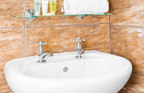 Stylish 4 Bedroom Townhouse - Edgbaston - Near Birmingham City Centre - Sleeps 8 - Parking - 578P - Foto 67