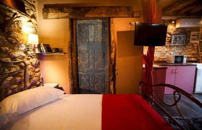 Antique Luxury Groundfloor Suite - Photo 3