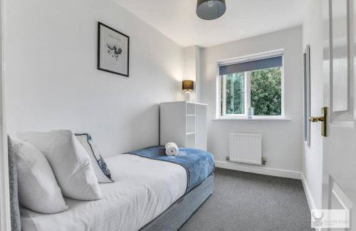 Modern 4-Bedroom Gem Family & Business Friendly - Foto 3