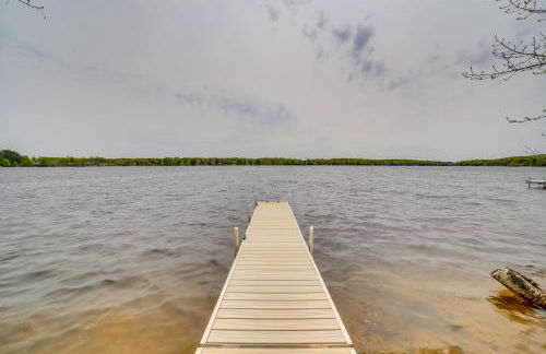 Lakefront Wisconsin Home with Boat Dock and Fire Pit! - Foto 31