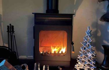 Awelon Holiday Cottage sleeps 10, Hot Tub, Log Burner, North Wales, Porthmadog - Foto 15