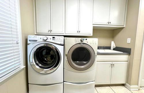 Secluded Farmhouse Retreat - Groups & Pets Okay! - Photo 21