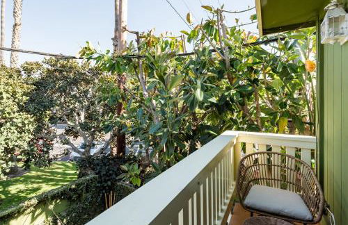 Silver Triangle Oasis with Verdant Backyard - Foto 27