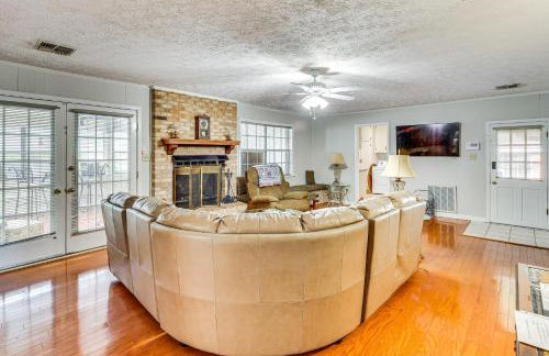 Spacious Downtown Montgomery Home with Yard, Patio! - Foto 6