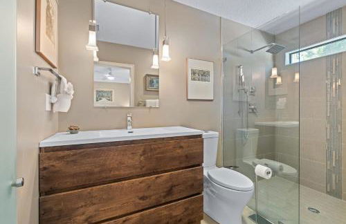 Tropic Bliss l Backyard Oasis l Mins to DNTN - Foto 32