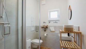HYGGE HOMES Apartment 'Scandi Sunset' - Foto 3, towels, Shower