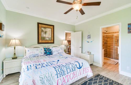 Waterfront Wolf Bay Home with Private Boathouse! - Foto 10