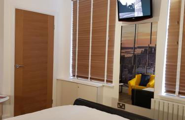 The New Yorker Mini Studio Parking Available - Foto 6