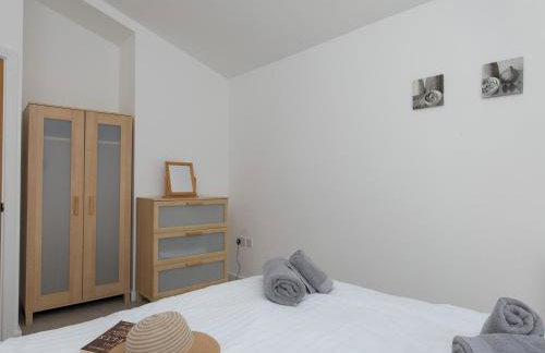 2 Bed Sea View Apartment with Balcony Parking - Pass the Keys - Foto 22