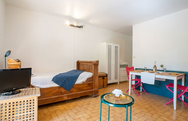 Apartment in Carqueiranne with garden and terrace - Photo 9