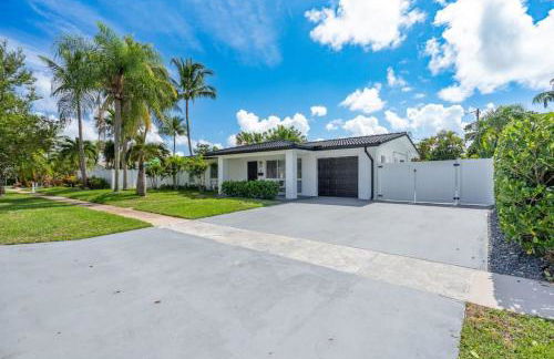 Delilas Chic 3 Bedroom 2 bath Abode with Heated Pool - Foto 51