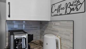 Dark House With HotTub TV in Rooms - Foto 4