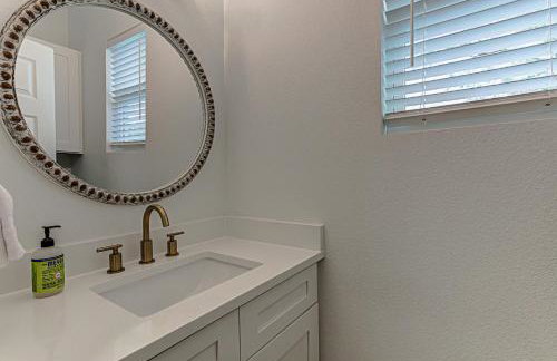 6BD Retreat for 14 with Fire Pit Patio & Lake Access - Foto 18